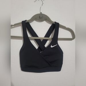Nike Women's Cross-Back Black Sports Bra